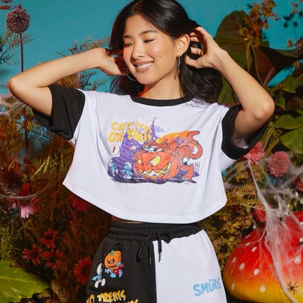 NWT✨ The Smurfs x ROMWE Halloween Cartoon Graphic Colorblock Crop Tee Shirt M